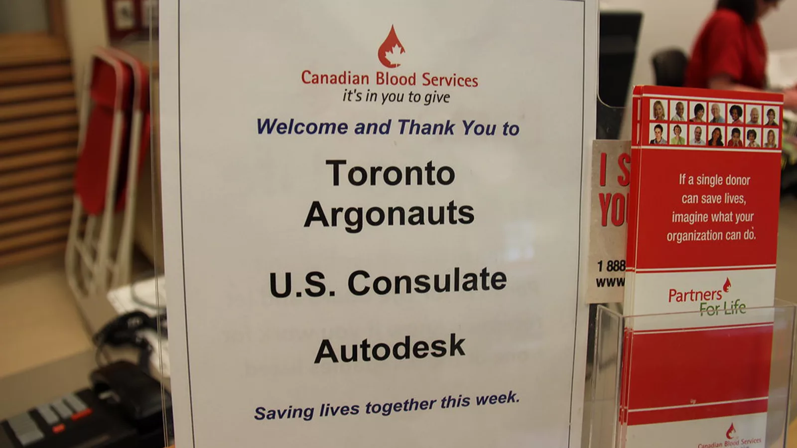 U.S. Consulate Toronto blood donation. Ilustracija uz vest: Institut za transfuziju: Rezerve krvi na minimumu, potreban veći broj davalaca