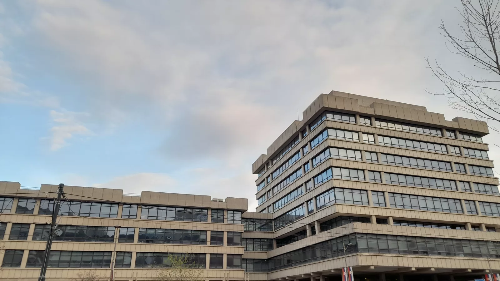 Palata pravde u Savskoj ulici u Beogradu. Institucionalna fotografija uz vest o odloženom suđenju.