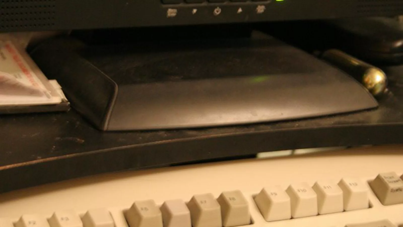 Keyboard Oldschool Writing. Ilustracija uz vest: AI pomoć ostavlja vremenski potpis u radu, ali najjasnije kada pomoć preraste u gotovo potpuno delegiranje