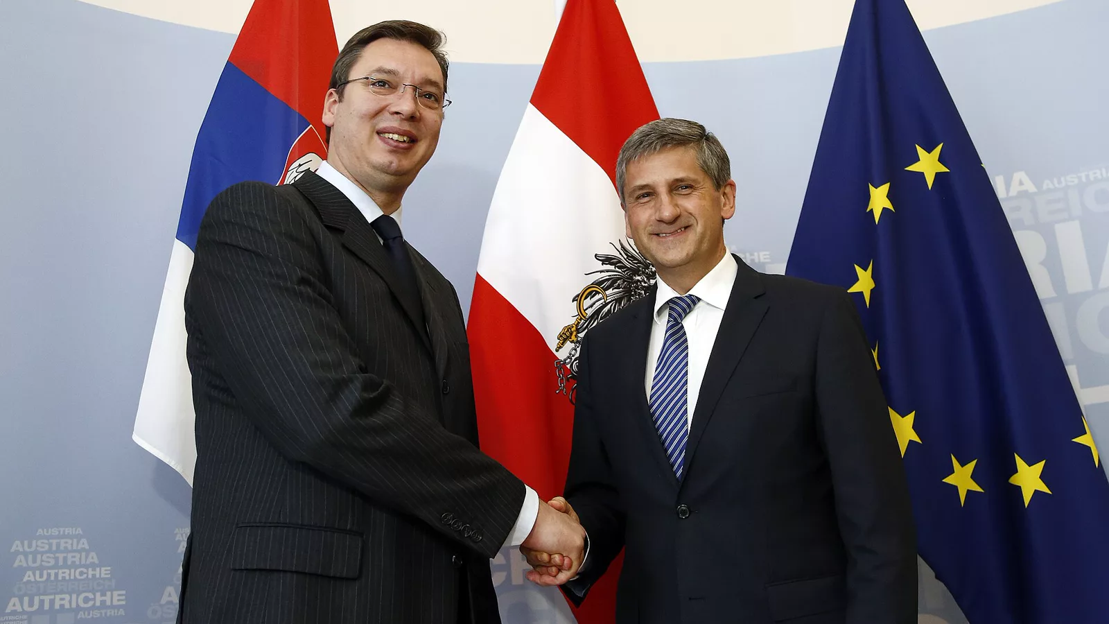 Fotografija: Aleksandar Vucic & Michael Spindelegger 2013.jpg. Ilustracija uz vest: Vučić: Penzioneri zaslužili novac koji dobijaju, radom i mirom moramo da čuvamo Srbiju