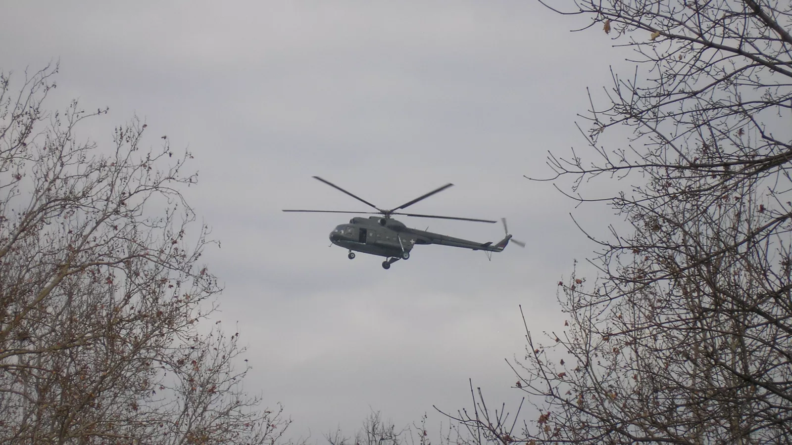 Vojna vežba i helikopter u Srbiji. Tematska ilustracija uz vest o vežbi „Pobednik“.