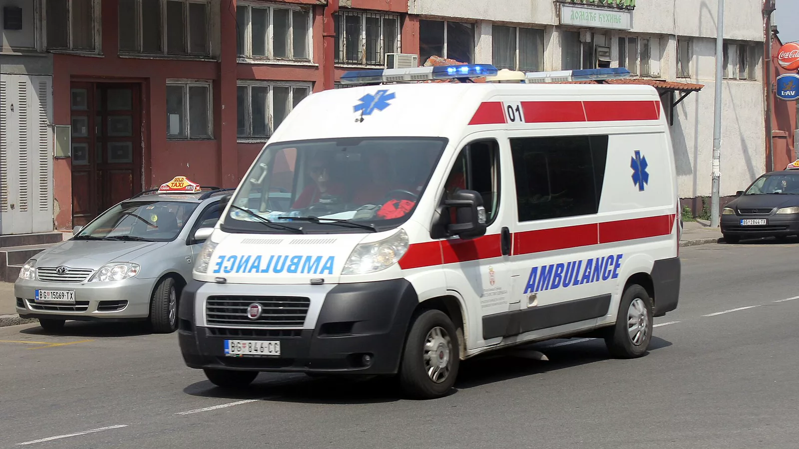 Vozilo Hitne pomoći u Beogradu. Ilustracija uz noćni izveštaj Hitne pomoći.