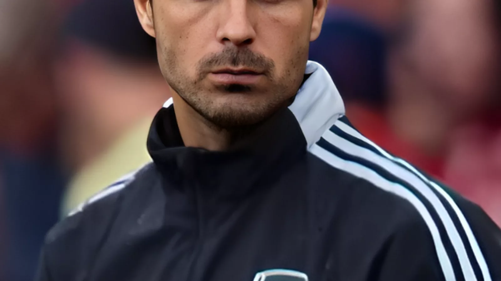 Mikel Arteta 2021 (cropped).png. Mikel Arteta, manager of Arsenal football club, photographed in 2021.. Ilustracija uz vest: Mikel Arteta dogovorio novi ugovor sa Arsenalom do 2030. godine