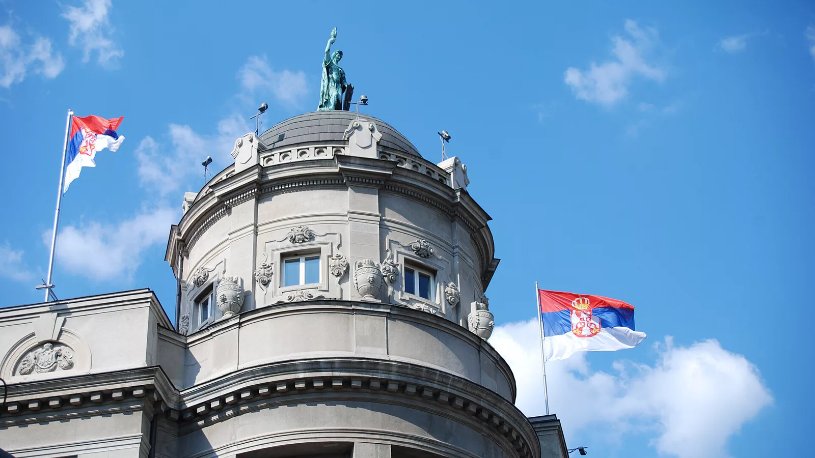 Brnabić u Stepojevcu: Veće plate, penzije i minimalac nisu kraj