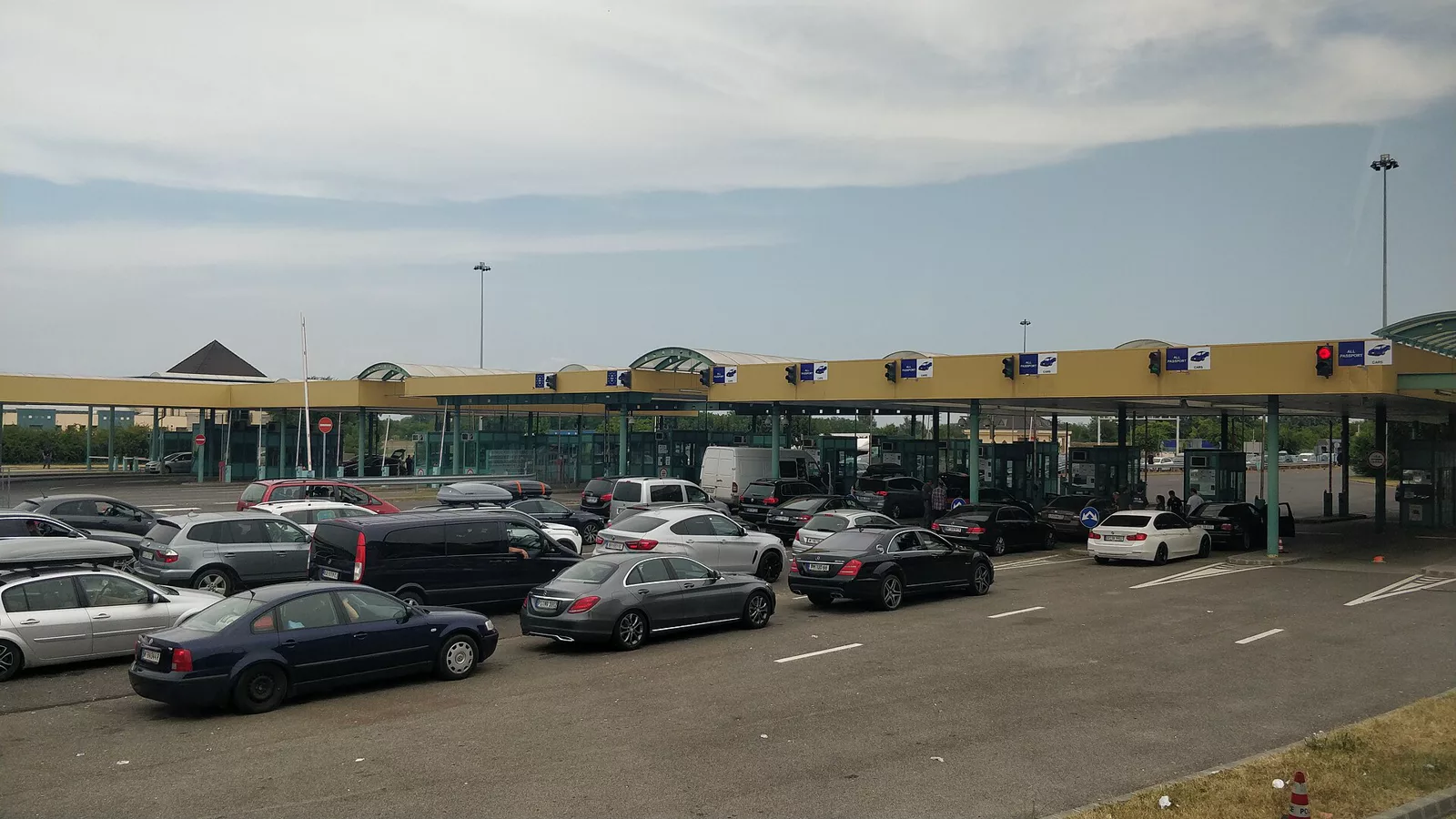 Kamioni na Kelebiji čekaju sedam sati, na Horgošu pet