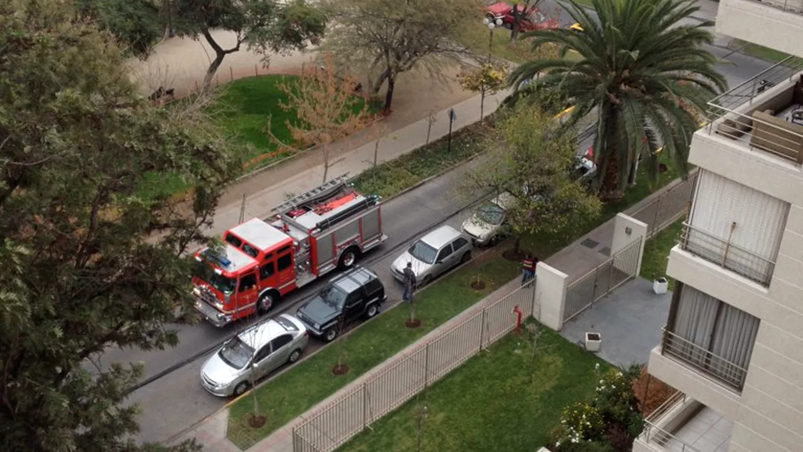 Fire engine emergency in the apartment next door. Ilustracija uz vest: Ugašen požar na Rtnju, u Srbiji i dalje aktivno pet požara