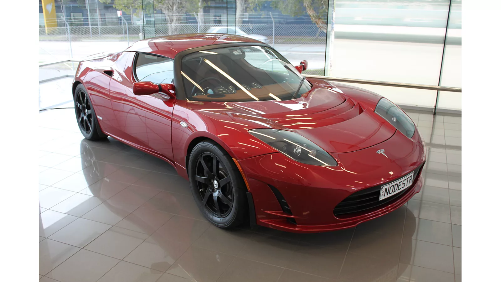 Tesla Roadster: demonstracija pomerena za 15. oktobar zbog vremena
