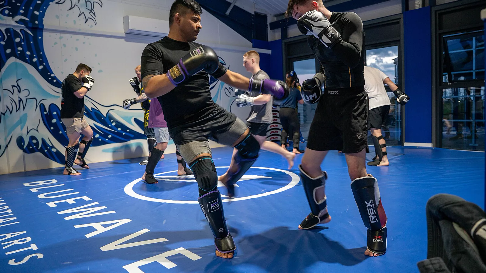 Lakenheath Airman stays ready inside, out of the octagon (8493958).jpg. Ilustracija uz vest: Napeto sučeljavanje pred UFC 331: Tsarukyan i Ruffy morali da budu razdvojeni