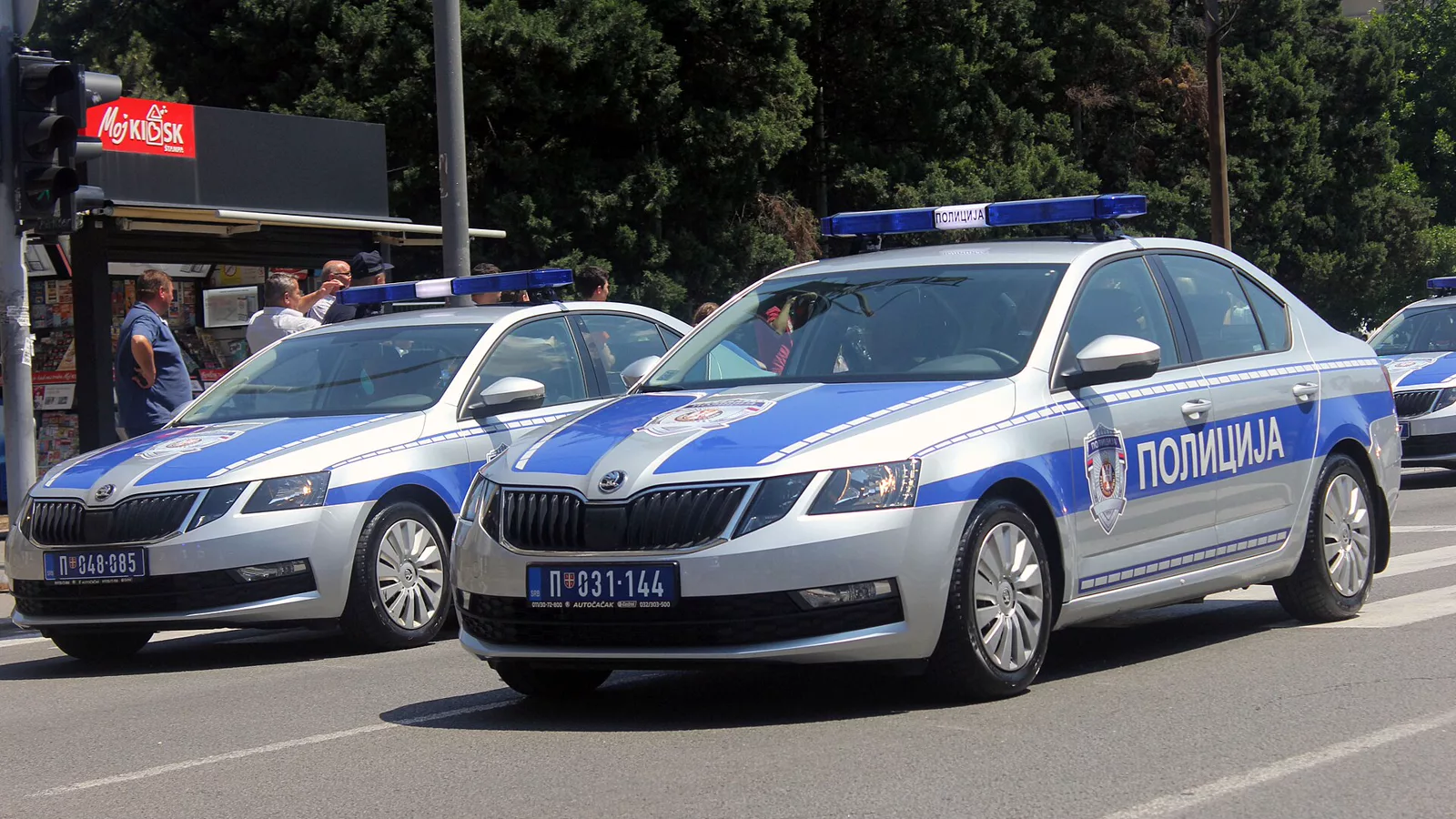MUP Srbije skode sive3.jpg. Serbian police Škoda Rapid patrol cars on 2018 Police Day parade at Belgrade.. Ilustracija uz vest: Uhapšen osumnjičeni za ispaljivanje projektila na kuću u Kotežu