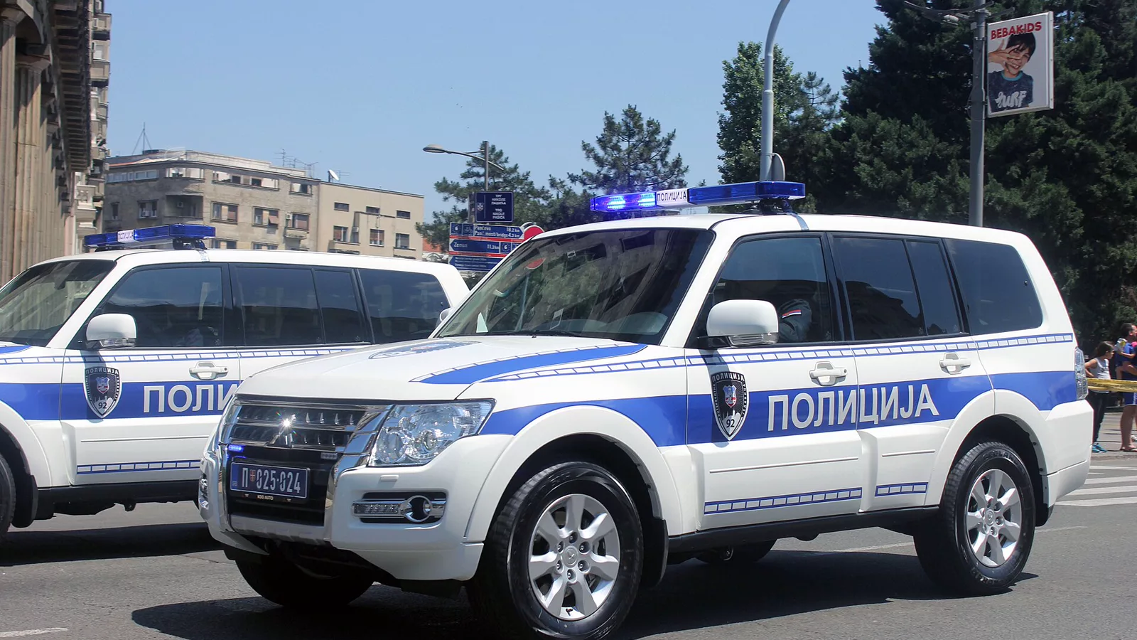 MUP Srbije micubisi interventna2.jpg. Mitsubishi Pajero of Belgrade police department immediate response police unit Mitsubishi Pajero patrol vehicle on 2018 Police Day parade at Belgrade.. Ilustracija uz vest: Policija u Leskovcu uhapsila četrdesetogodišnjeg muškarca posle incidenta u kladionici