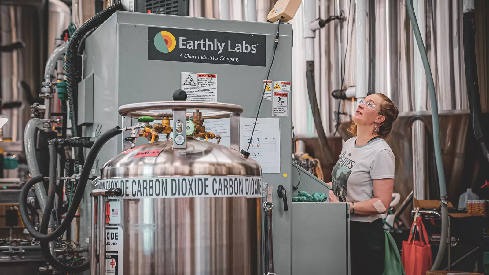 NASA Machines for Mars - Earthly Labs. Zvanična NASA fotografija iz članka Machines for Mars Make Beer Bubbly.. Ilustracija uz vest: NASA tehnologija razvijana za Mars danas vraća CO2 u pivo i smanjuje emisije