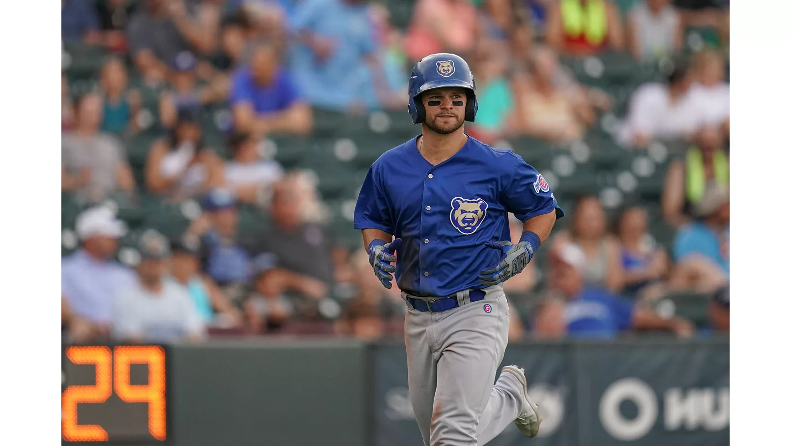 Levi Jordan home run (52235915762).jpg. Levi Jordan rounds the bases after a home run during a July 2022 game at Werner Park in Nebraska.. Ilustracija uz vest: Brewers izbegli preokret: potencijalni home run Padres-a pogodio krov i ostao u igri