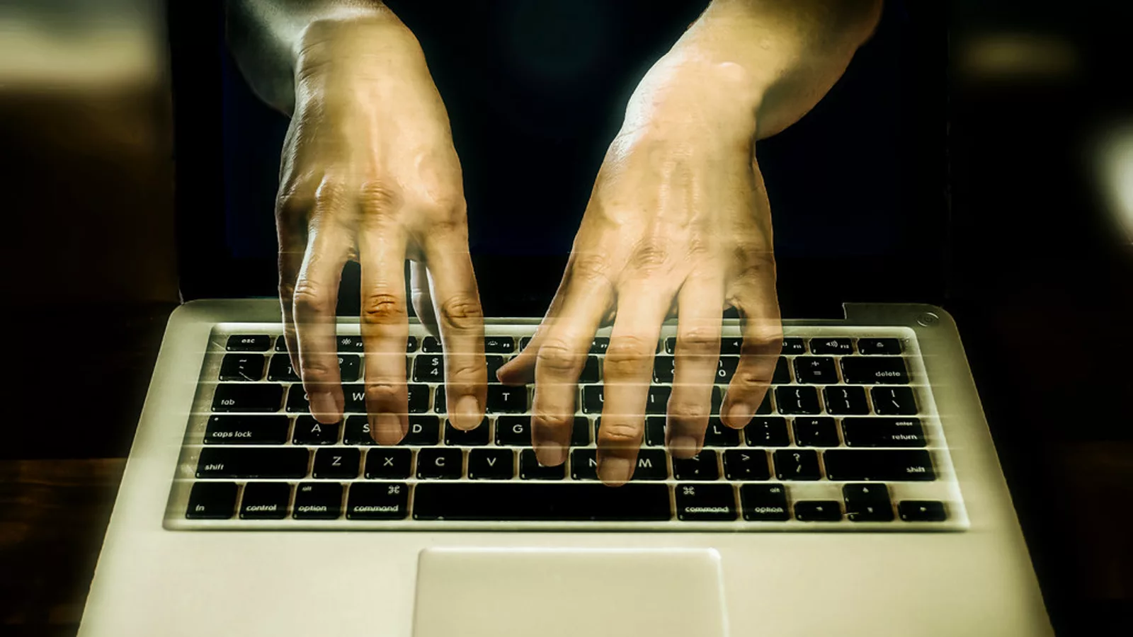 Fotografija: Computer Data Hacker. Ilustracija uz vest: White-box backdoor za Random Fourier Features implementiran je običnim NumPy/SciPy alatima