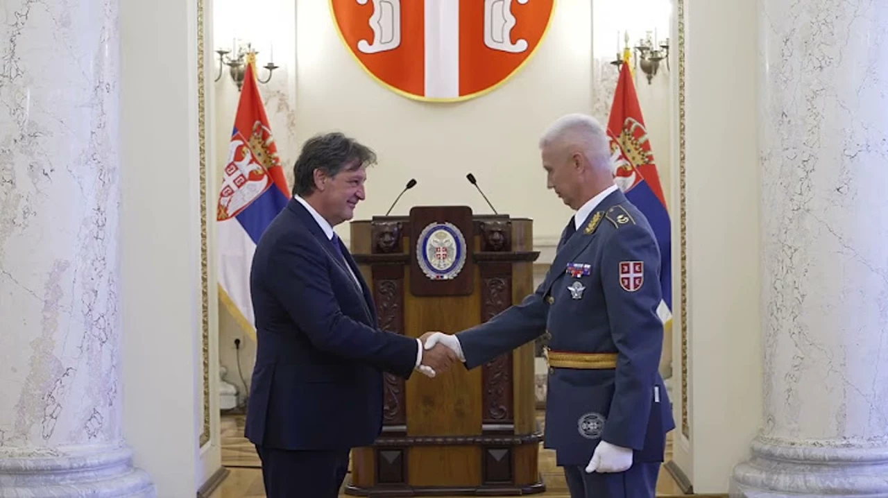 Gašić uručio ukaze o unapređenjima u Vojsci Srbije, svečanosti prisustvovao Mojsilović