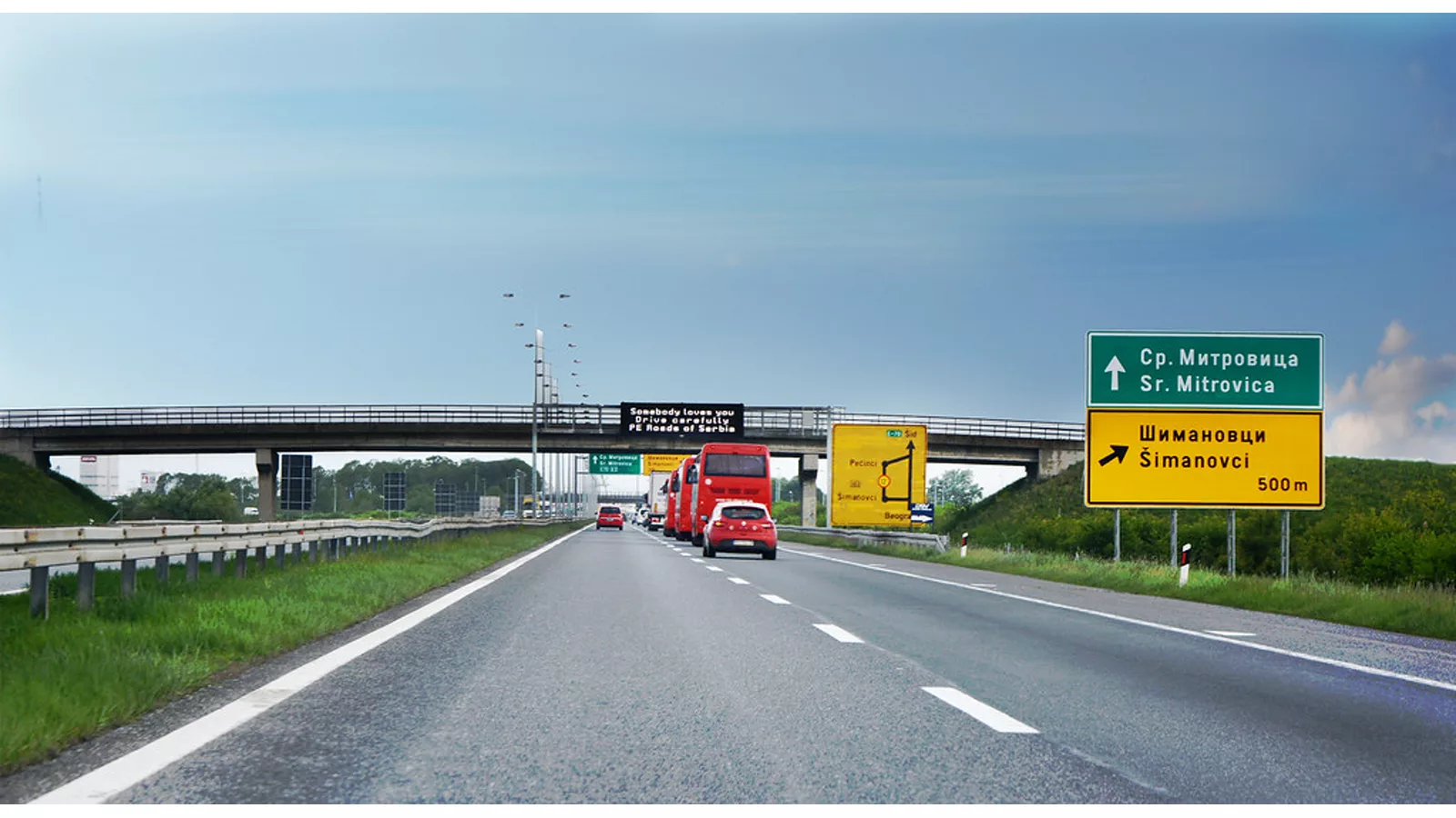 Autoput, tematska fotografija uz finansijske rezultate JP Putevi Srbije; ne prikazuje konkretan objekat tog preduzeća.