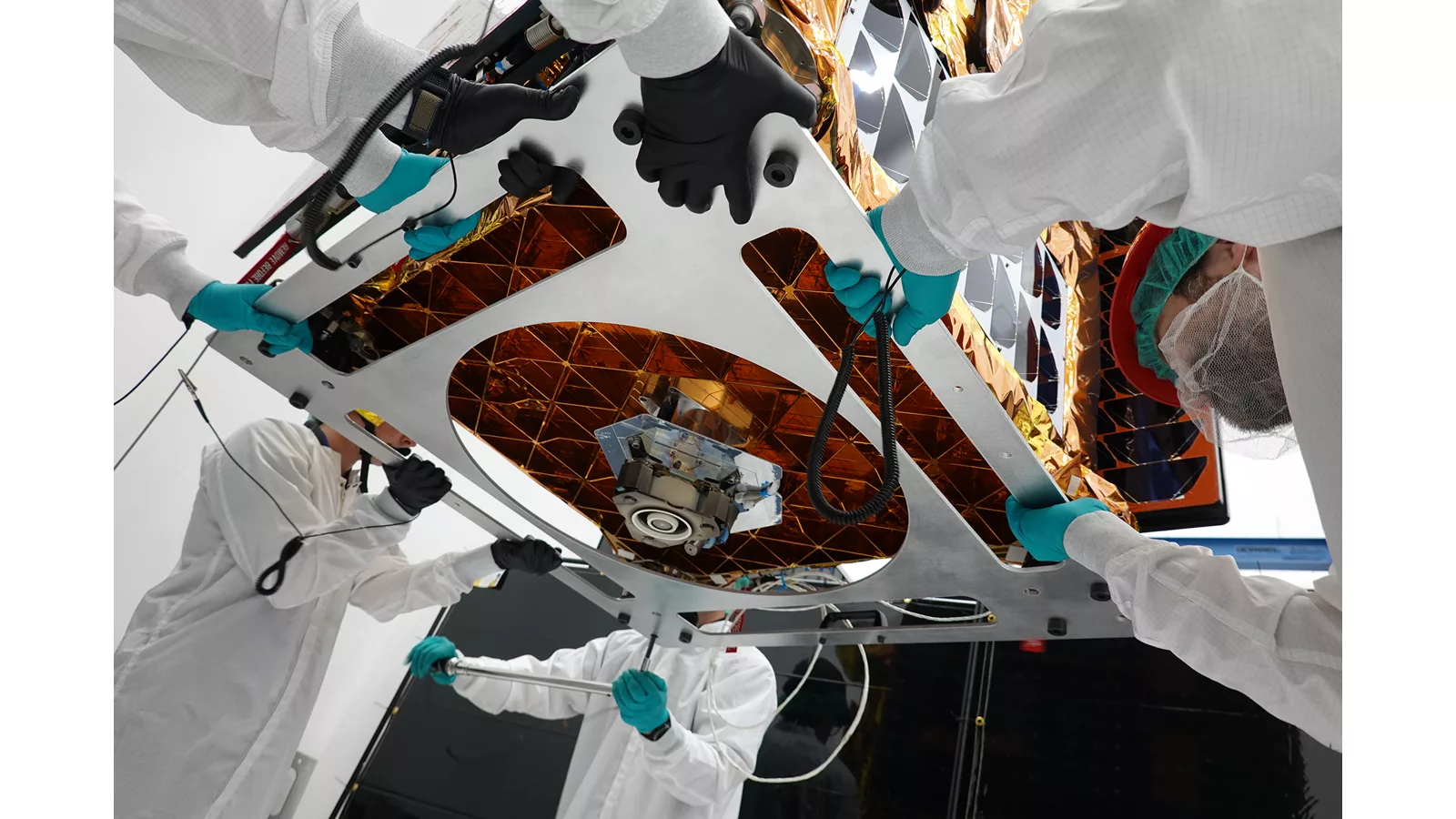 Originalna zvanična fotografija. Slika direktno iz zvaničnog članka za ovu vest. Ilustracija uz vest: NASA testira letelicu koja izbliza pregleda neaktivne satelite i svemirski otpad