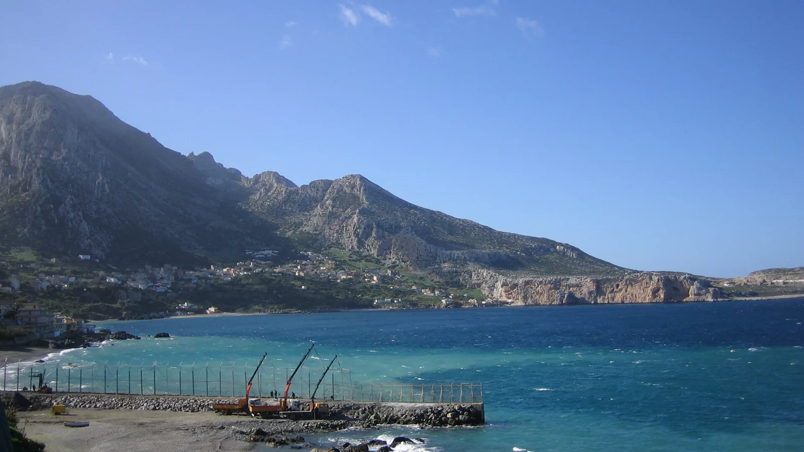 Plaža u Ceuti — fotografija lokacije. Ilustracija uz vest: Policija premestila stotine migranata sa plaža u Ceuti