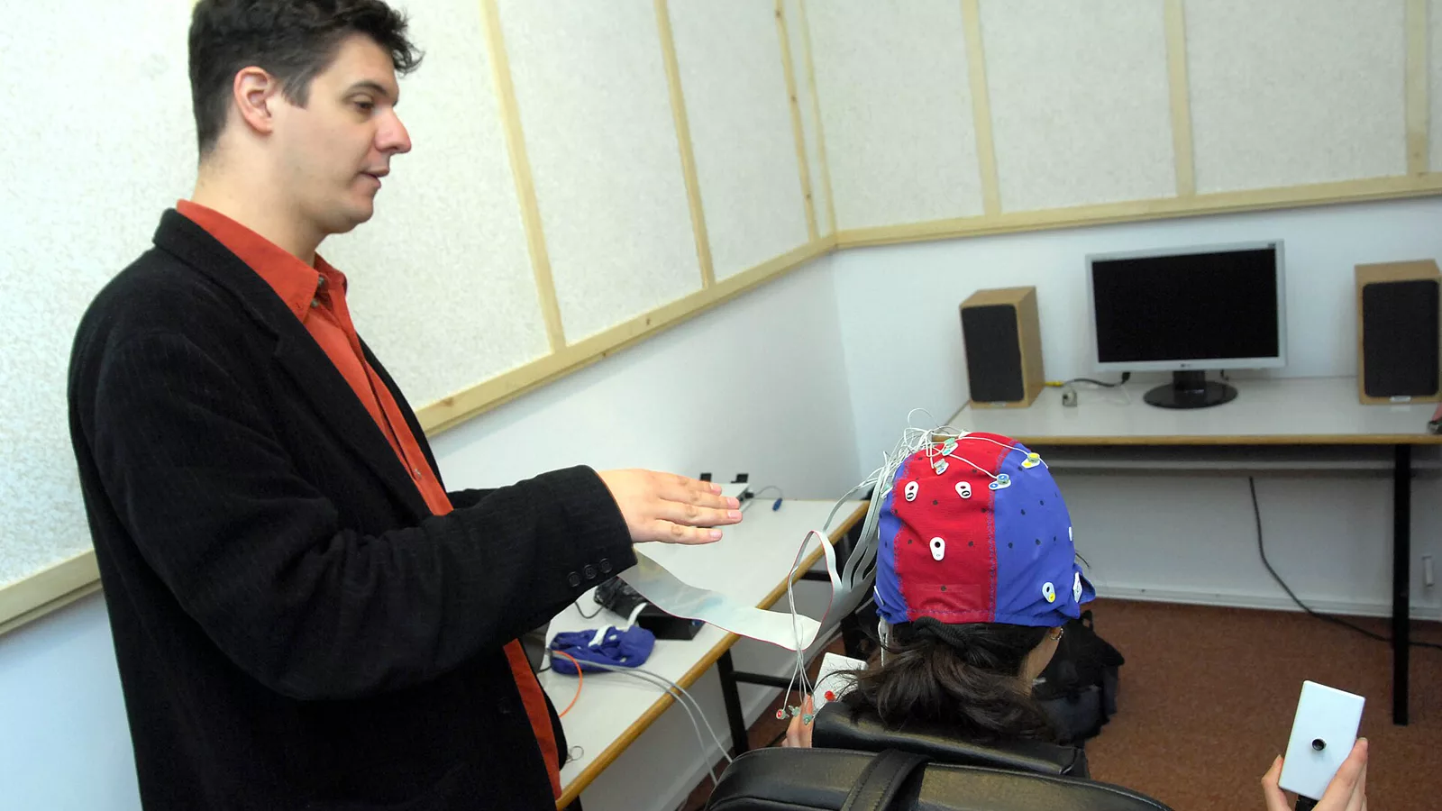 Institut of Psychology Szeged EEG Laboratory 1.jpg. Ilustracija uz vest: BrainFocus koristi EEG da usmeri AI pogled na važan deo slike i smanji računarski trošak